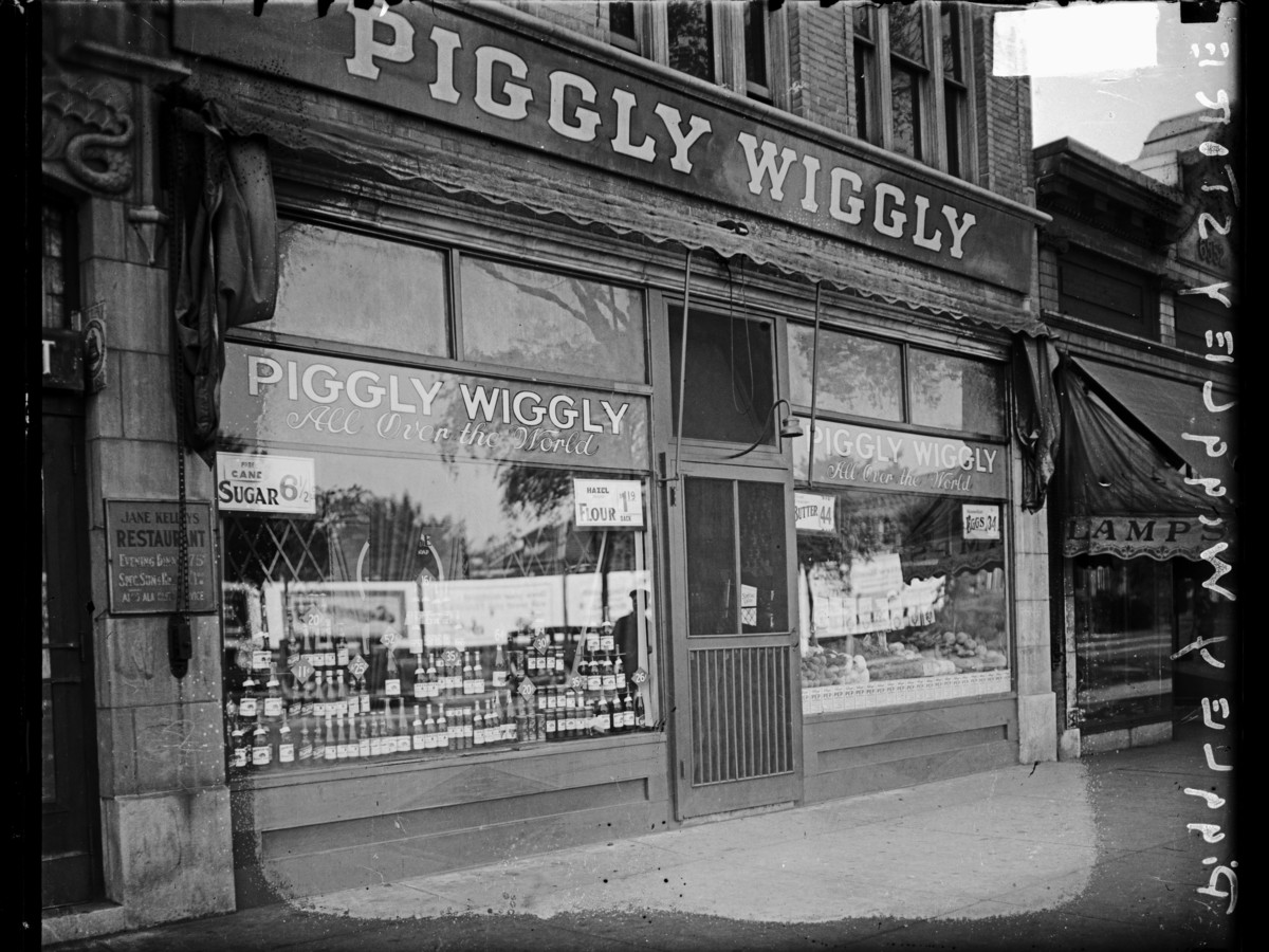 Piggly Wiggly Store